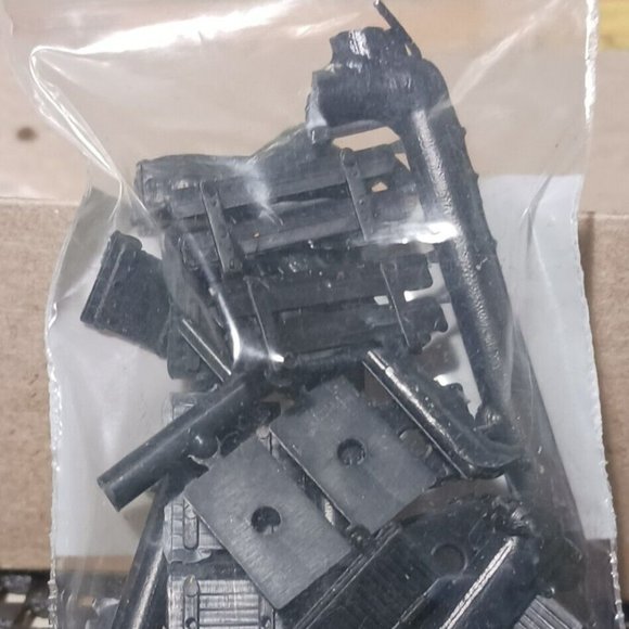 Vintage HO Roundhouse Maryland Pennsylvania 3 Window Caboose Kit Unassembled - Picture 2 of 5